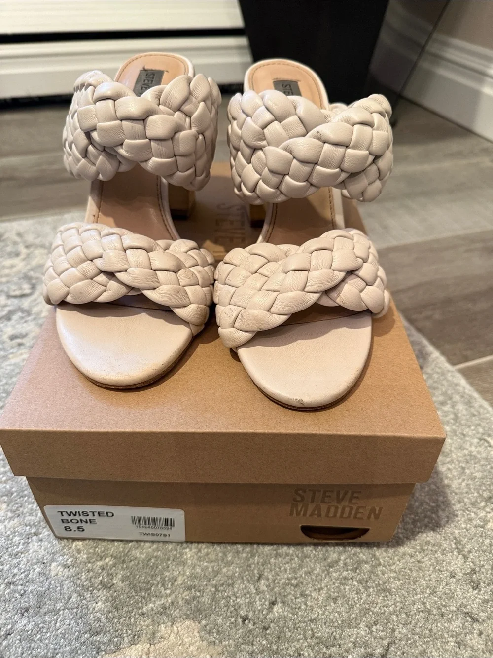 Steve Madden Women’s Braided Slide Sandals in Twisted Bone size 8.5